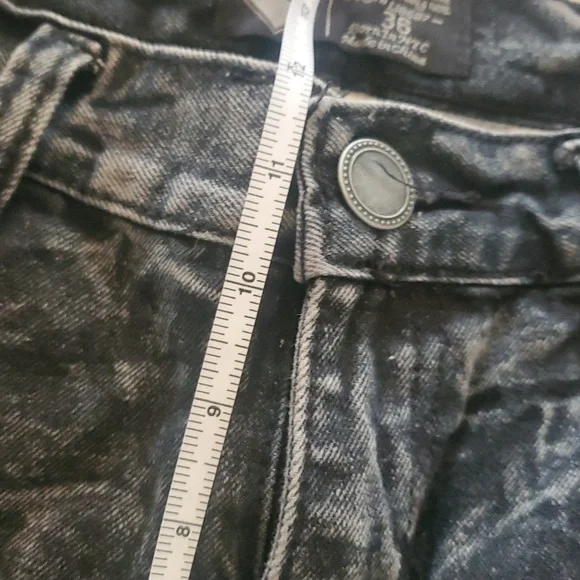 Road Narrows Acid Wash Sz. 36 Shorts - Picture 8 of 9